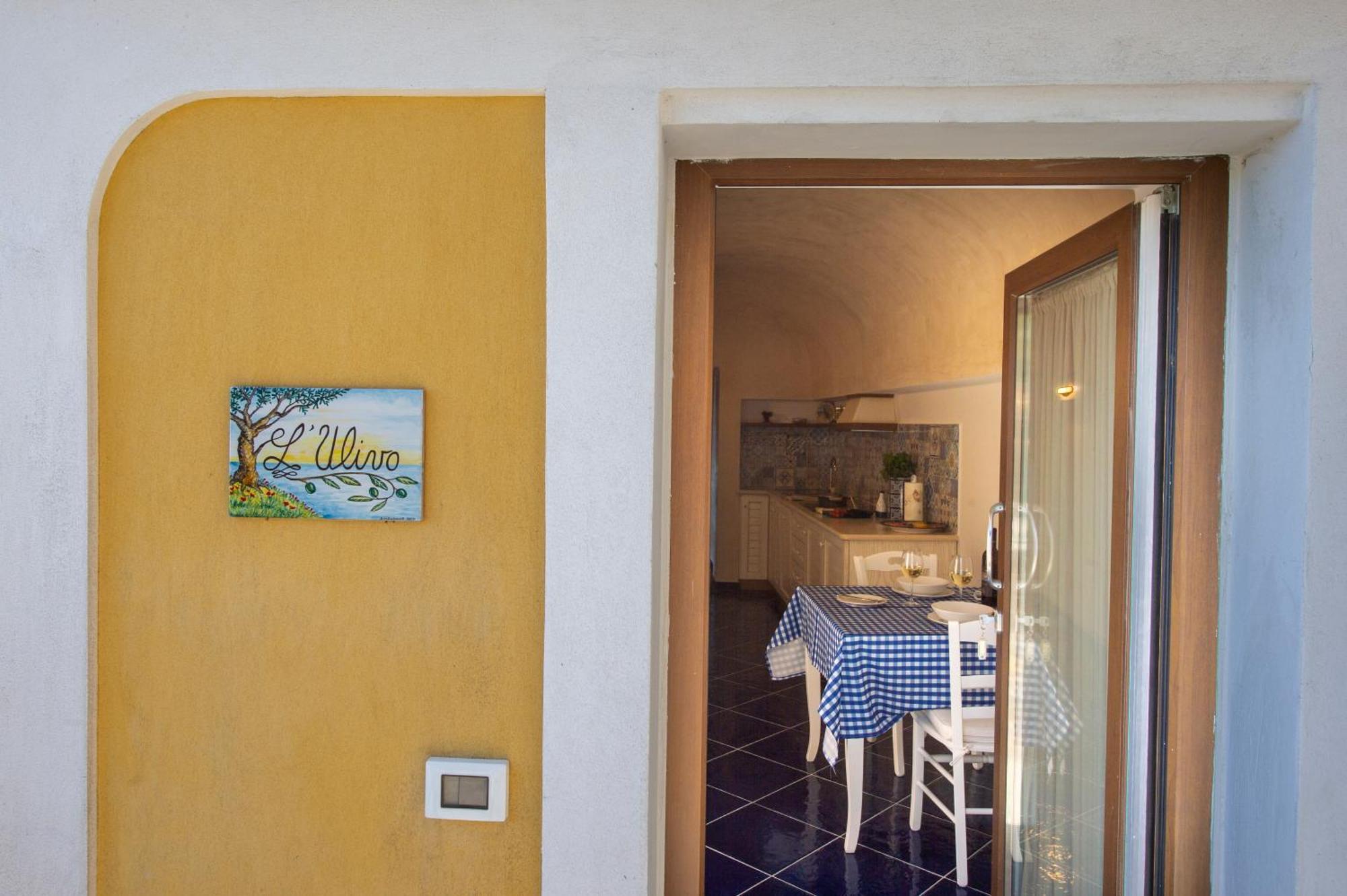 Le Contrade By Sosore Holiday Homes -Amalfi Coast Furore Bagian luar foto