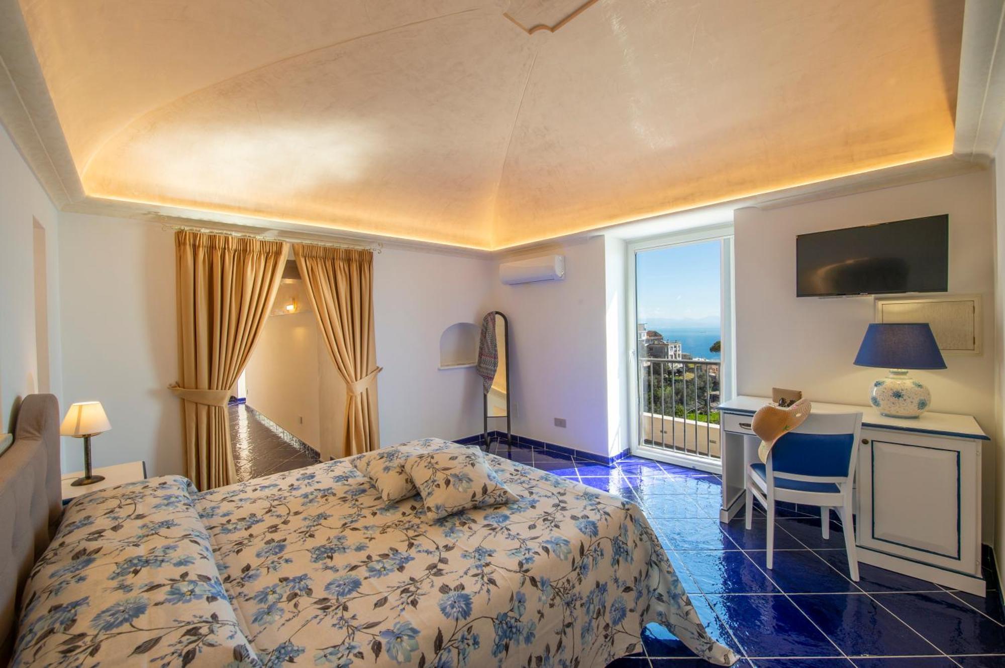 Le Contrade By Sosore Holiday Homes -Amalfi Coast Furore Bagian luar foto